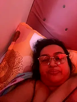 GiaNahomi online show from 12-02-24, 01:13