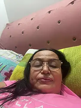 GiaNahomi online show from 01-01-25, 07:09