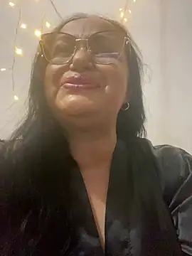 GiaNahomi online show from 01-01-25, 11:18