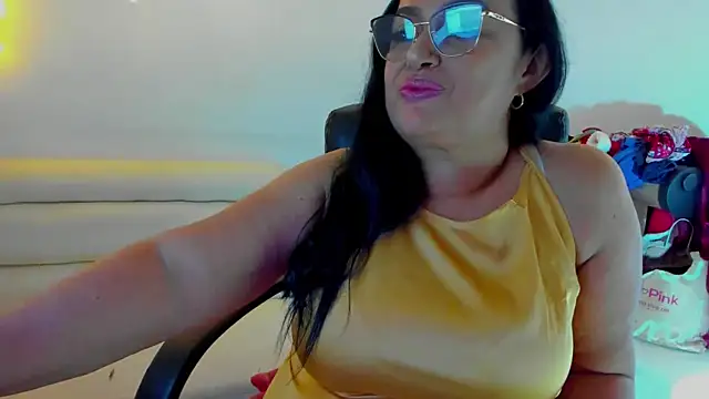 GiaNahomi online show from 01-03-25, 03:49