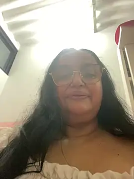 GiaNahomi online show from 01-05-25, 04:04