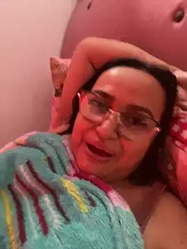 GiaNahomi online show from 01-05-25, 01:58