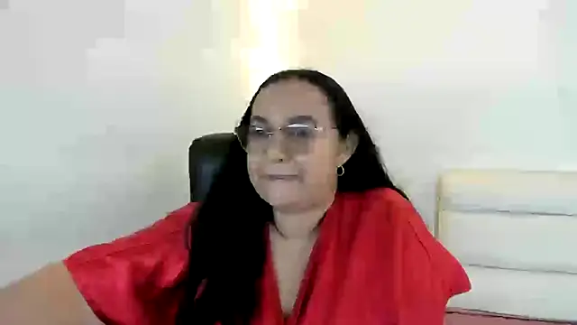 GiaNahomi online show from 01-11-25, 04:27