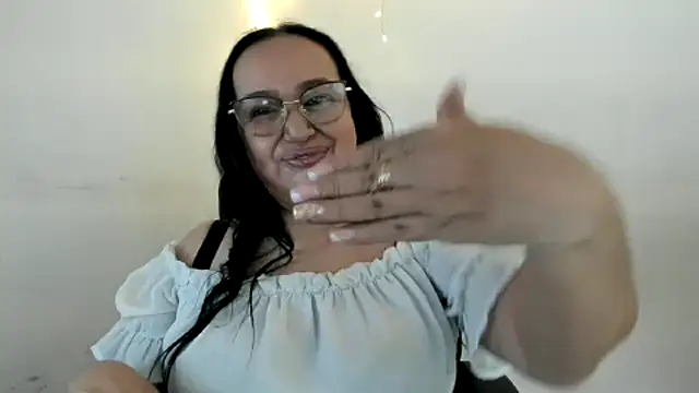 GiaNahomi online show from 01-26-25, 02:35