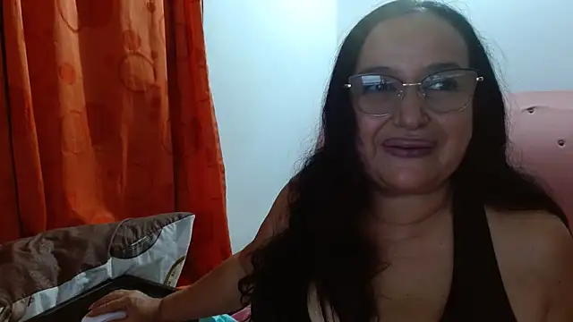 GiaNahomi online show from 02-07-25, 03:01