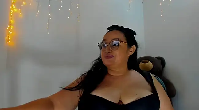 GiaNahomi online show from 03-11-25, 11:37