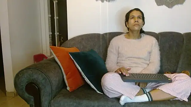 Vanessa Aniston online show from 04-17-26, 02:14