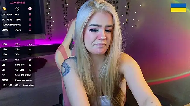 RedVelveten online show from 10-02-25, 08:27