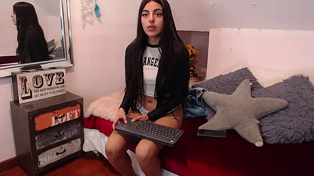 Snapshot of katia_bss chatting on 03-07-25, 01:51 katia bss online show from 03-07-25, 01:51