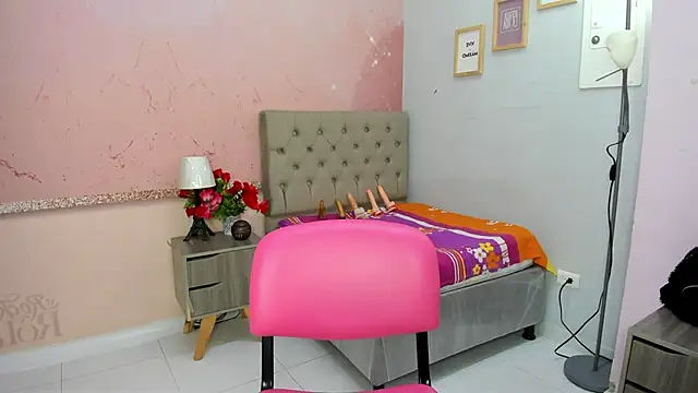 lauren rios7 online show from 10-19-25, 07:58