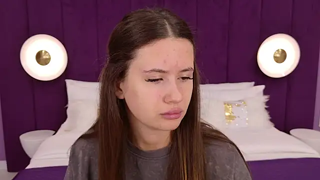 milaleoneli online show from 03-17-25, 12:25