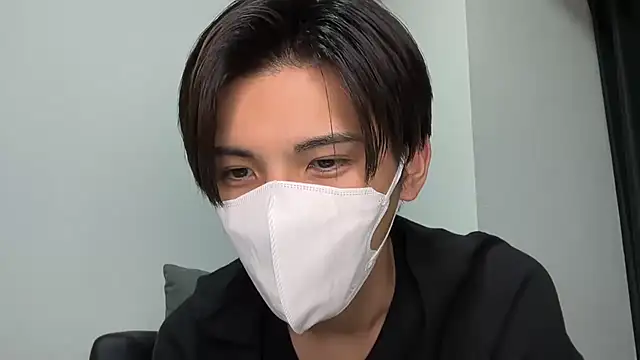 Snapshot of Lio_kun chatting on 12-17-24, 01:05 Lio kun online show from 12-17-24, 01:05