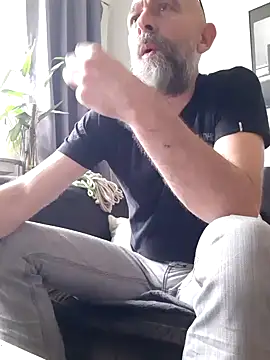 Snapshot of Kingsscepter chatting on 01-25-25, 01:30 Kingsscepter online show from 01-25-25, 01:30