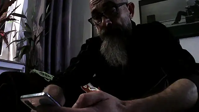 Snapshot of Kingsscepter chatting on 01-31-25, 06:14 Kingsscepter online show from 01-31-25, 06:14