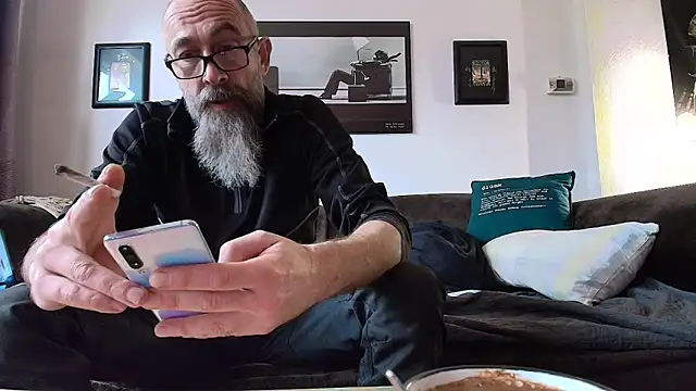 Snapshot of Kingsscepter chatting on 02-07-25, 02:47 Kingsscepter online show from 02-07-25, 02:47