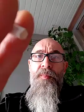 Snapshot of Kingsscepter chatting on 02-10-25, 09:47 Kingsscepter online show from 02-10-25, 09:47