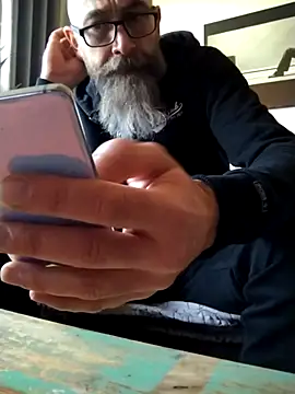 Snapshot of Kingsscepter chatting on 02-17-25, 04:15 Kingsscepter online show from 02-17-25, 04:15