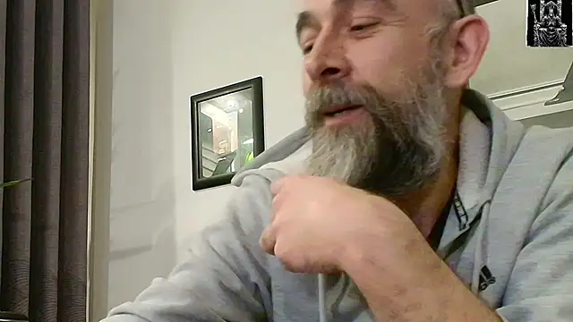 Snapshot of Kingsscepter chatting on 03-02-25, 10:38 Kingsscepter online show from 03-02-25, 10:38