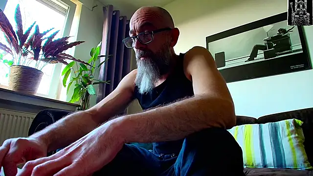 Snapshot of Kingsscepter chatting on 03-08-25, 04:06 Kingsscepter online show from 03-08-25, 04:06