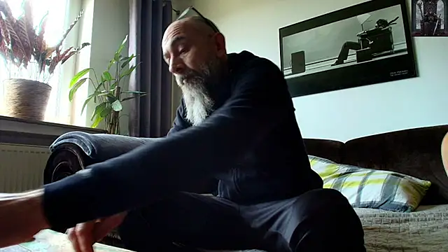 Snapshot of Kingsscepter chatting on 03-12-25, 11:20 Kingsscepter online show from 03-12-25, 11:20