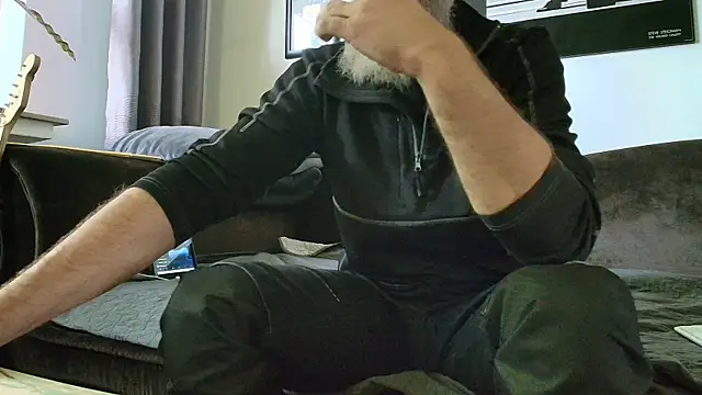 Snapshot of Kingsscepter chatting on 09-15-25, 09:20 Kingsscepter online show from 09-15-25, 09:20