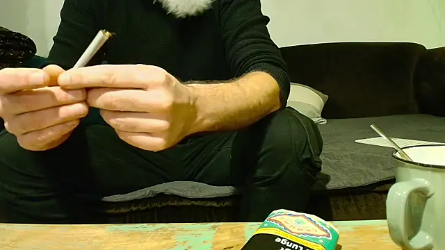 Snapshot of Kingsscepter chatting on 11-25-25, 05:02 Kingsscepter online show from 11-25-25, 05:02