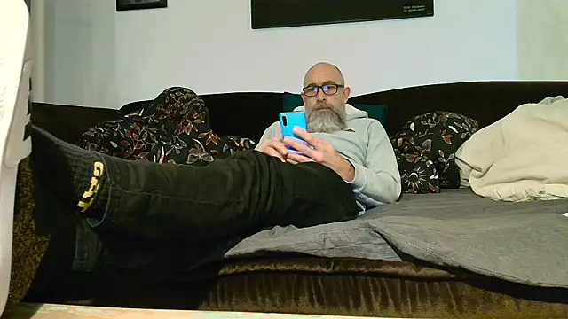 Snapshot of Kingsscepter chatting on 12-01-25, 05:51 Kingsscepter online show from 12-01-25, 05:51