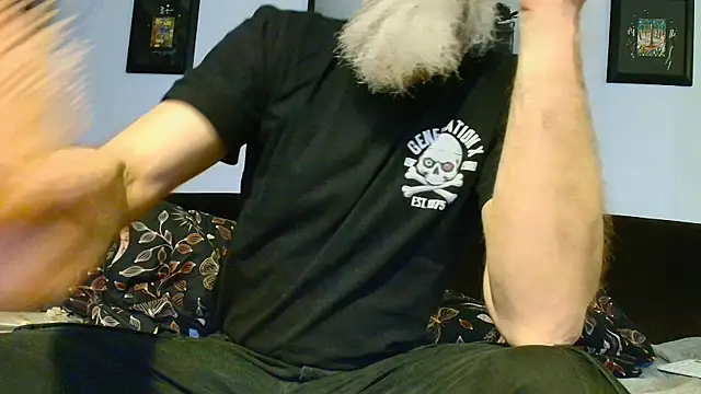 Snapshot of Kingsscepter chatting on 01-14-26, 04:56 Kingsscepter online show from 01-14-26, 04:56