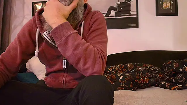 Snapshot of Kingsscepter chatting on 01-31-26, 07:11 Kingsscepter online show from 01-31-26, 07:11