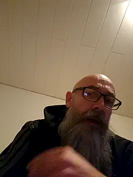 Snapshot of Kingsscepter chatting on 03-18-26, 06:00 Kingsscepter online show from 03-18-26, 06:00