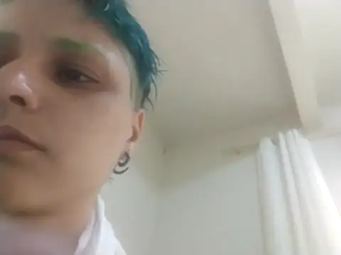 Snapshot of Luci_foxx chatting on 10-17-25, 02:30 Luci foxx online show from 10-17-25, 02:30