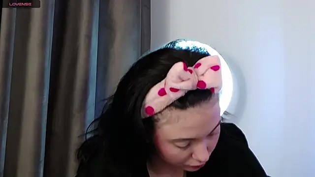 AveryWillow online show from 03-22-25, 06:25