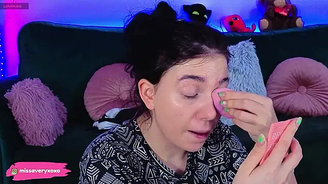 AveryWillow online show from 03-24-26, 11:54