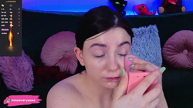 AveryWillow online show from 03-26-26, 11:54