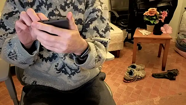 SteveStiffbone online show from 12-15-25, 06:23