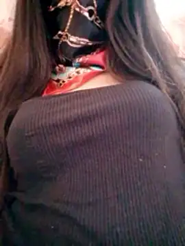 Snapshot of sandi-55 chatting on 10-20-25, 04:07 sandi-55 online show from 10-20-25, 04:07