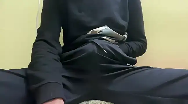 Snapshot of rahul_4u chatting on 12-19-24, 10:34 rahul 4u online show from 12-19-24, 10:34