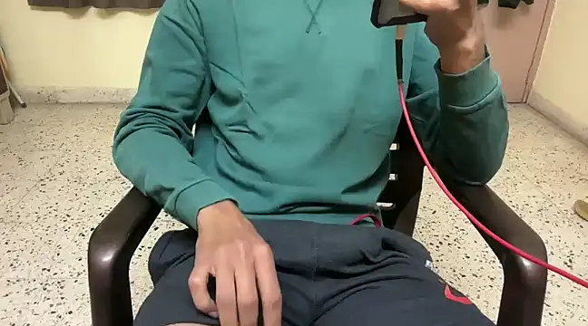 Snapshot of rahul_4u chatting on 02-08-25, 03:42 rahul 4u online show from 02-08-25, 03:42