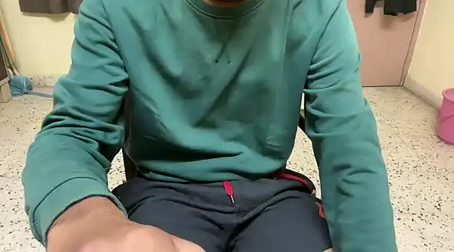 Snapshot of rahul_4u chatting on 02-10-25, 05:19 rahul 4u online show from 02-10-25, 05:19