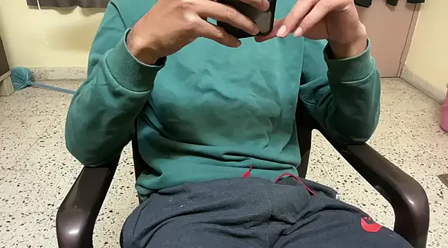 Snapshot of rahul_4u chatting on 02-13-25, 06:48 rahul 4u online show from 02-13-25, 06:48