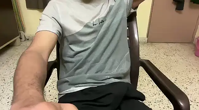 Snapshot of rahul_4u chatting on 02-26-25, 01:08 rahul 4u online show from 02-26-25, 01:08