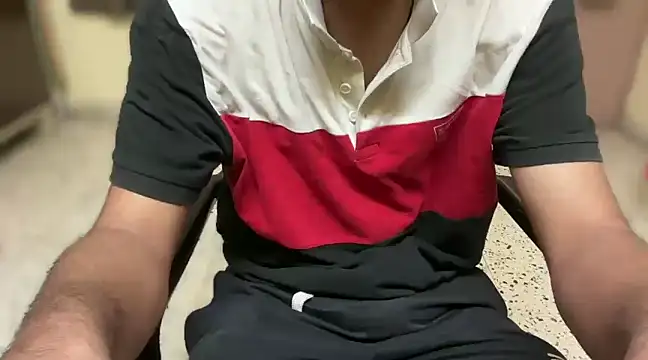 Snapshot of rahul_4u chatting on 03-10-25, 04:03 rahul 4u online show from 03-10-25, 04:03