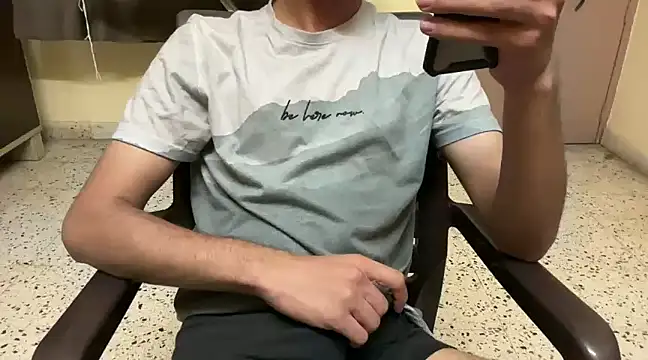 Snapshot of rahul_4u chatting on 03-22-25, 07:09 rahul 4u online show from 03-22-25, 07:09