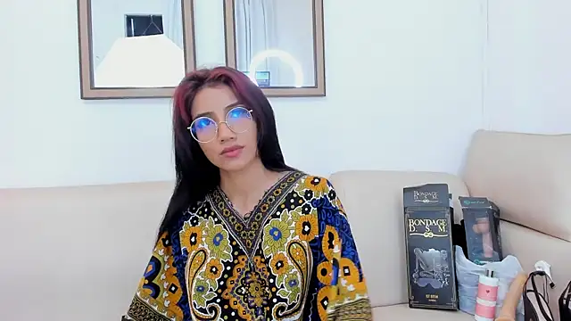 naomiii   online show from 03-01-25, 01:22