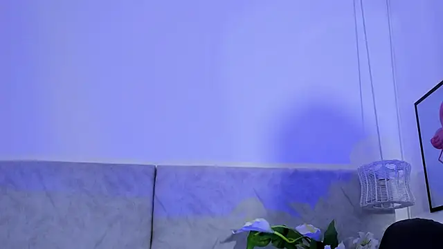 naomiii   online show from 10-27-25, 11:58