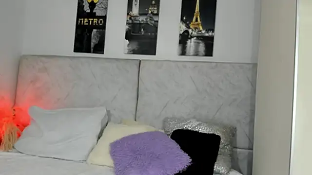 naomiii   online show from 06-05-26, 07:08