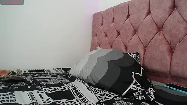 Snapshot of AMBER_LOVE22 chatting on 01-09-25, 08:11 AMBER LOVE22 online show from 01-09-25, 08:11