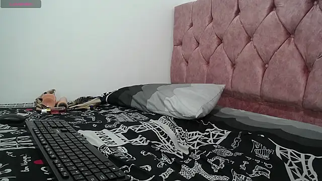 Snapshot of AMBER_LOVE22 chatting on 01-12-25, 10:12 AMBER LOVE22 online show from 01-12-25, 10:12