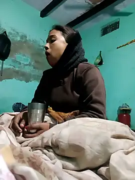 Snapshot of Surajpuja79 chatting on 01-15-26, 03:33 Surajpuja79 online show from 01-15-26, 03:33