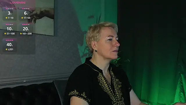 Nika Smit online show from 11-30-25, 04:49